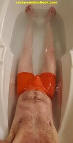 uwtub2.jpg